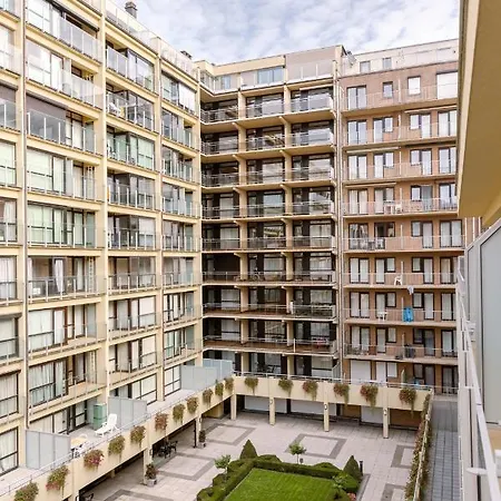 Studio With Balcony And Shared Pool In Westende 公寓