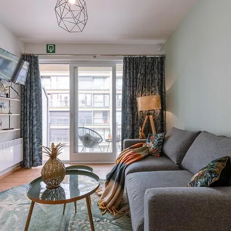 公寓 Studio With Balcony And Shared Pool In Westende