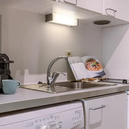 公寓 Studio With Balcony And Shared Pool In Westende 米德尔克尔克